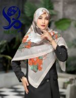 روسری طرح دیور قهوهای