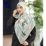 روسری حاشیه دار طرح گل