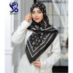 روسری طرح گل ریز
