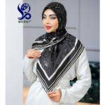 روسری گلدار