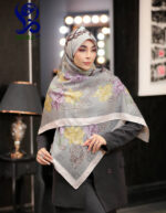 روسری Dior گل دار