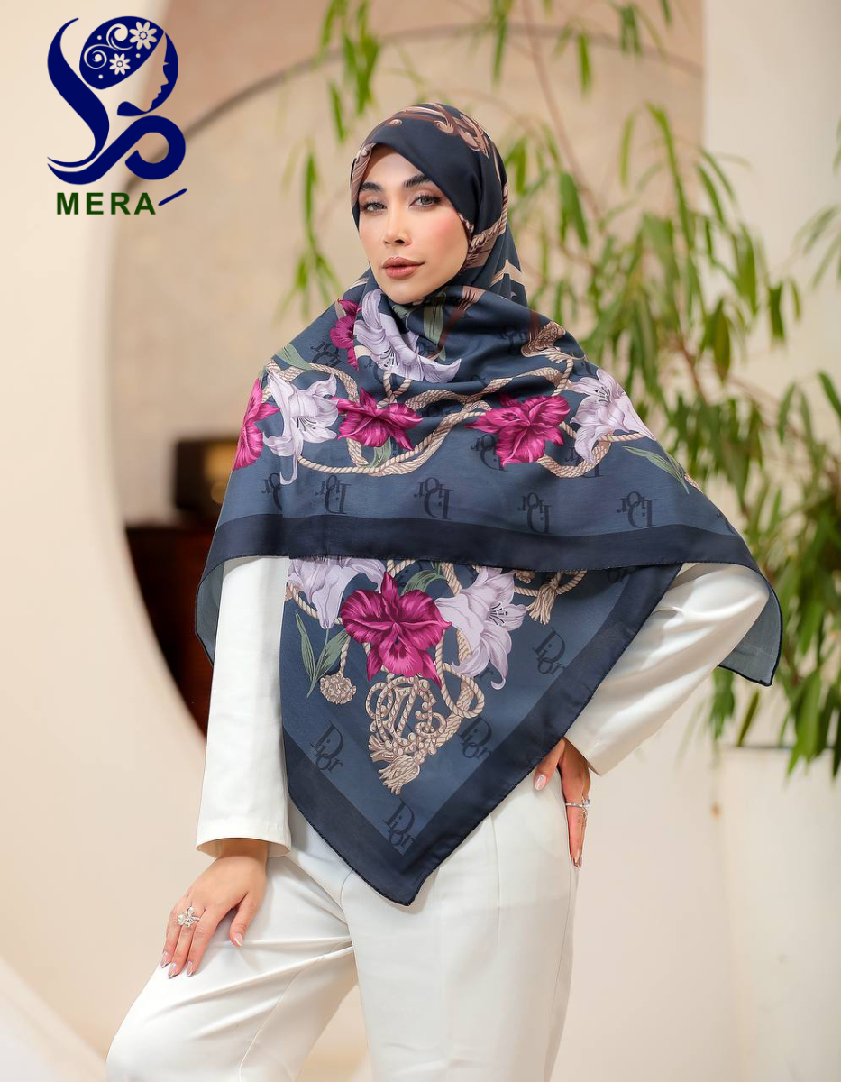 روسری Dior گل دار