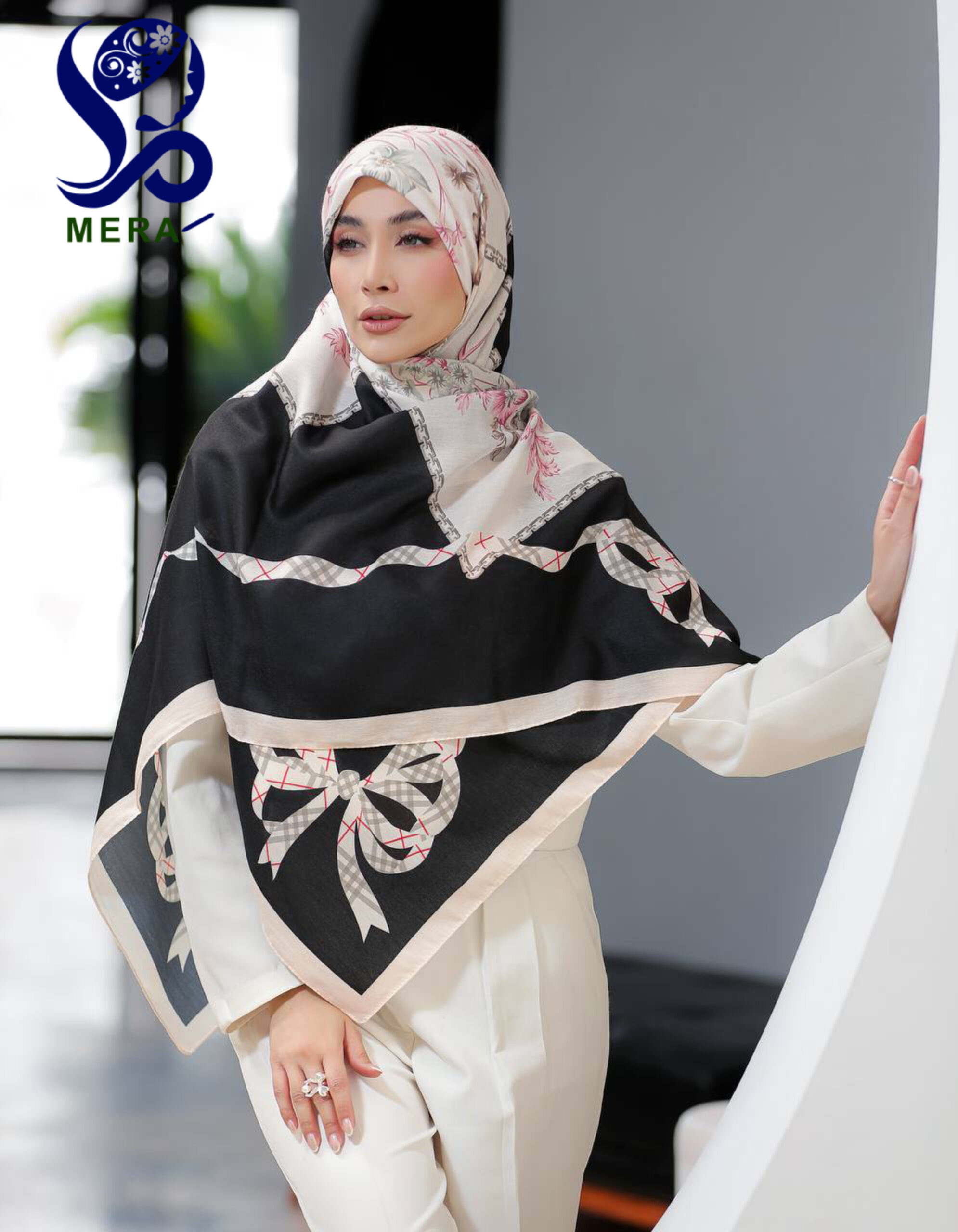 IMG_20251023_143408_816 (1) روسری گلدار طرح پاپیون