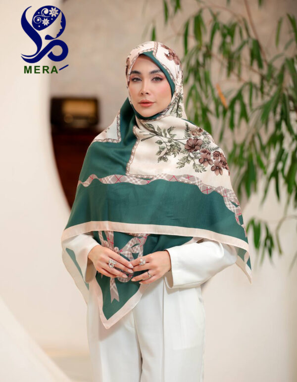 روسری گلدار طرح پاپیون